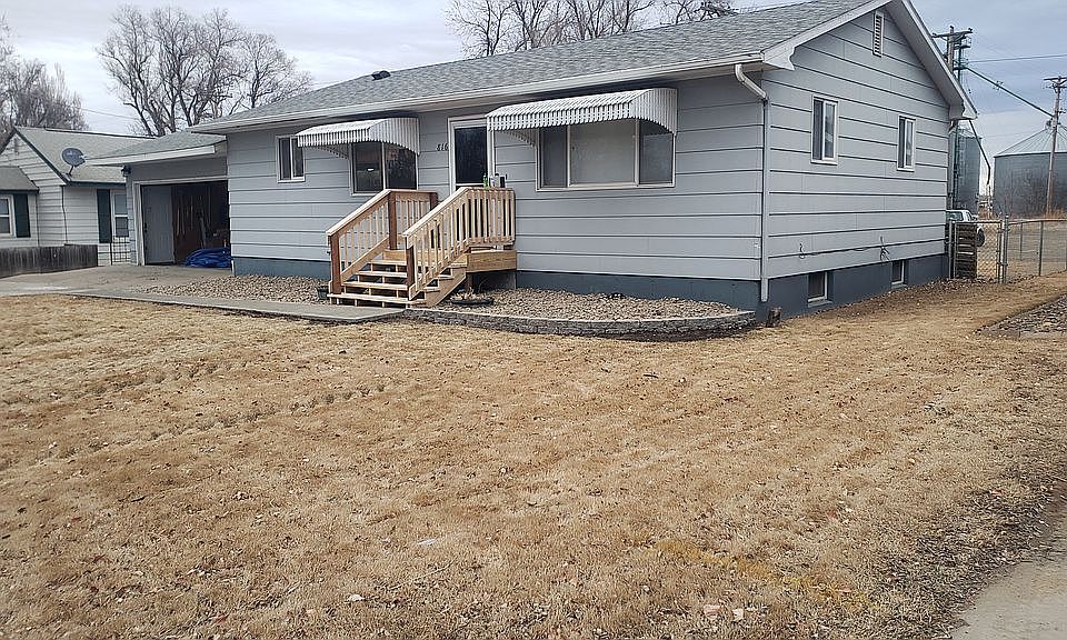 1st image of 816 9th Ave SE