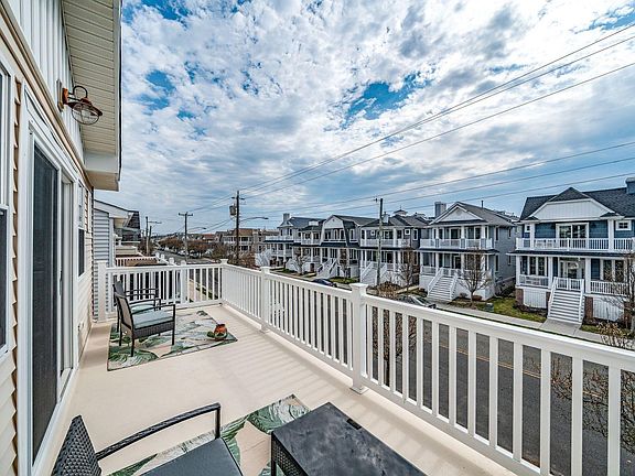 2nd image of 422 Asbury Ave #2