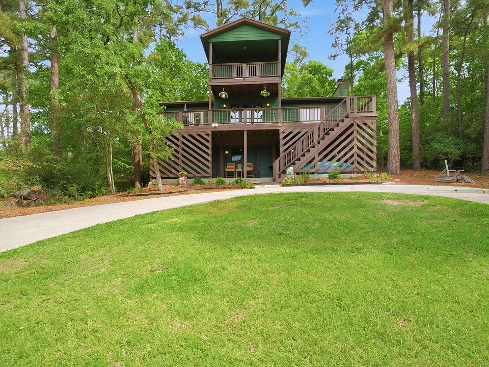 1st image of 213 Lakefront Dr