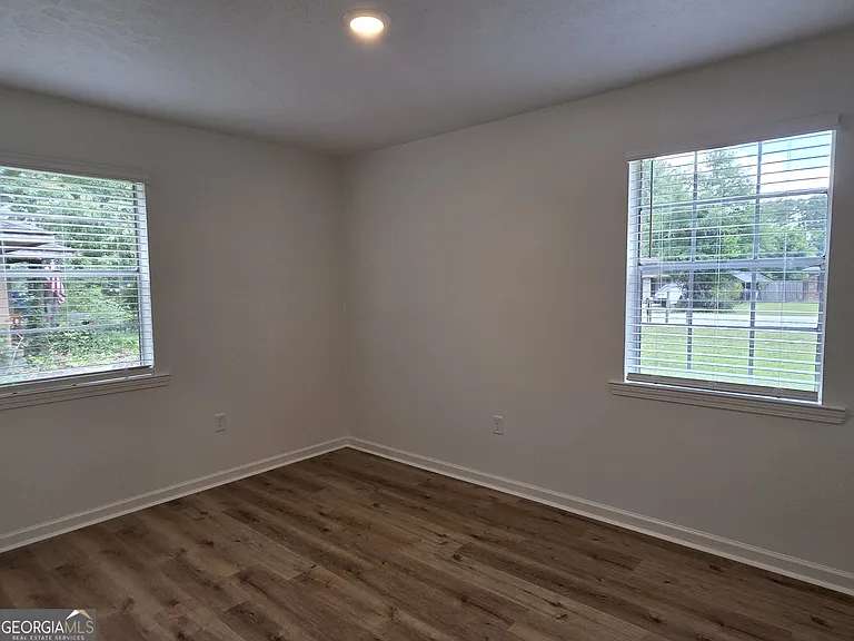 205 Whitehall Ave — Photo 14