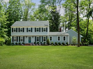 33 Apple Tree Ln, Basking Ridge, NJ 07920