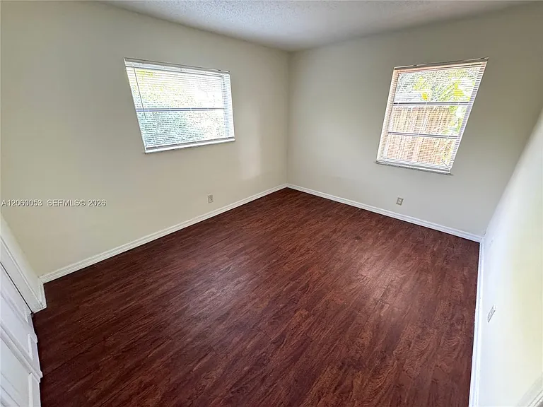 215 NW 25th St #5 — Photo 7