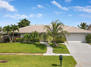14 Hickory Hill Rd, Tequesta, FL 33469