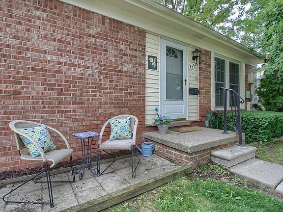 4th image of 44507 N Umberland Cir