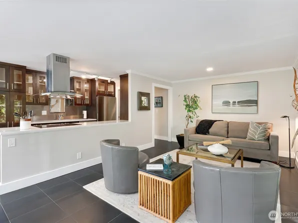 2040 43rd Avenue E #201, Seattle, WA 98112