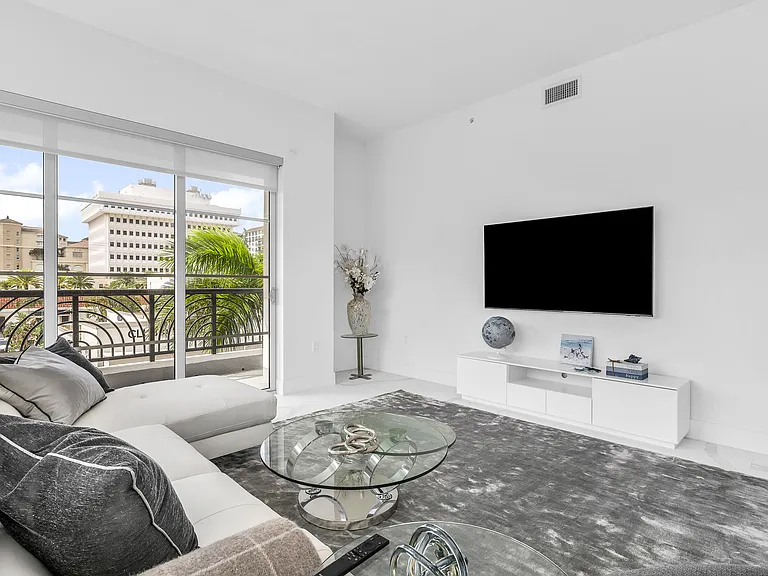 155 E Boca Raton Rd #303 — Photo 9