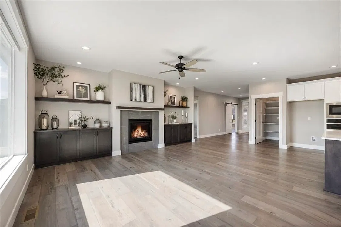 3 bed, 2048 sqft, $3,200 — Photo 4