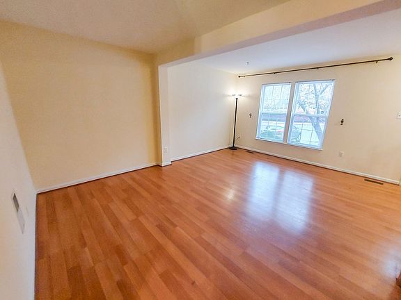3rd image of 13654 Palmetto Cir