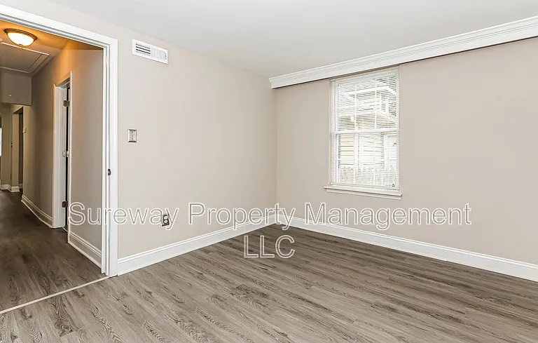 811 Wesley Ave — Photo 9