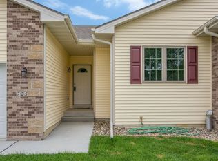 725 SE 55th St, Pleasant Hill, IA 50327