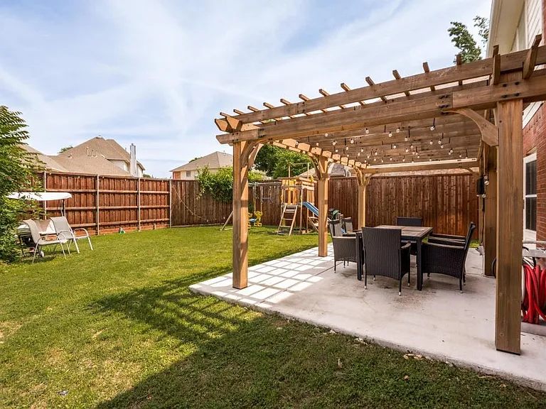 7531 Maribeth Dr — Photo 22