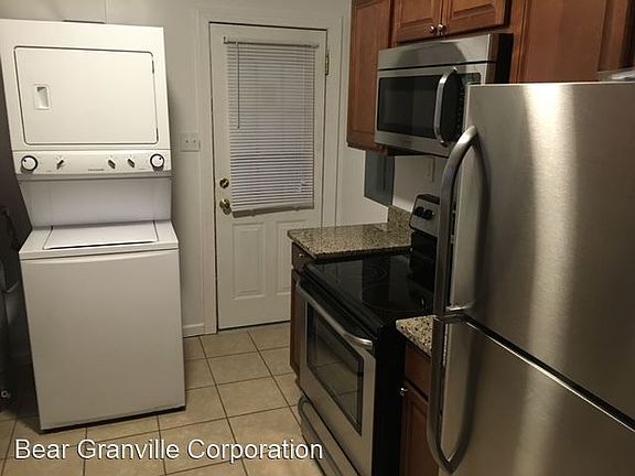5th image of 3549 Grove Ave #2