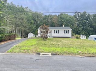 27 Knollcrest Rd, Norwich, CT 06360