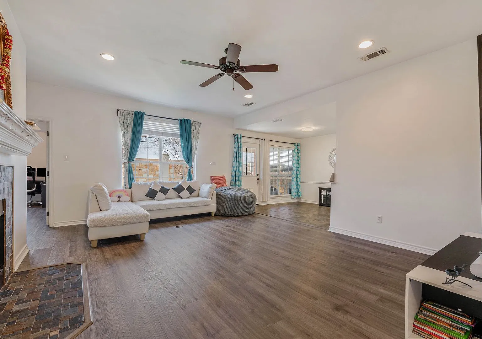 Beautiful 3/2 House in Edelweiss Estates! Pre-Leasing June 2027 — Photo 4