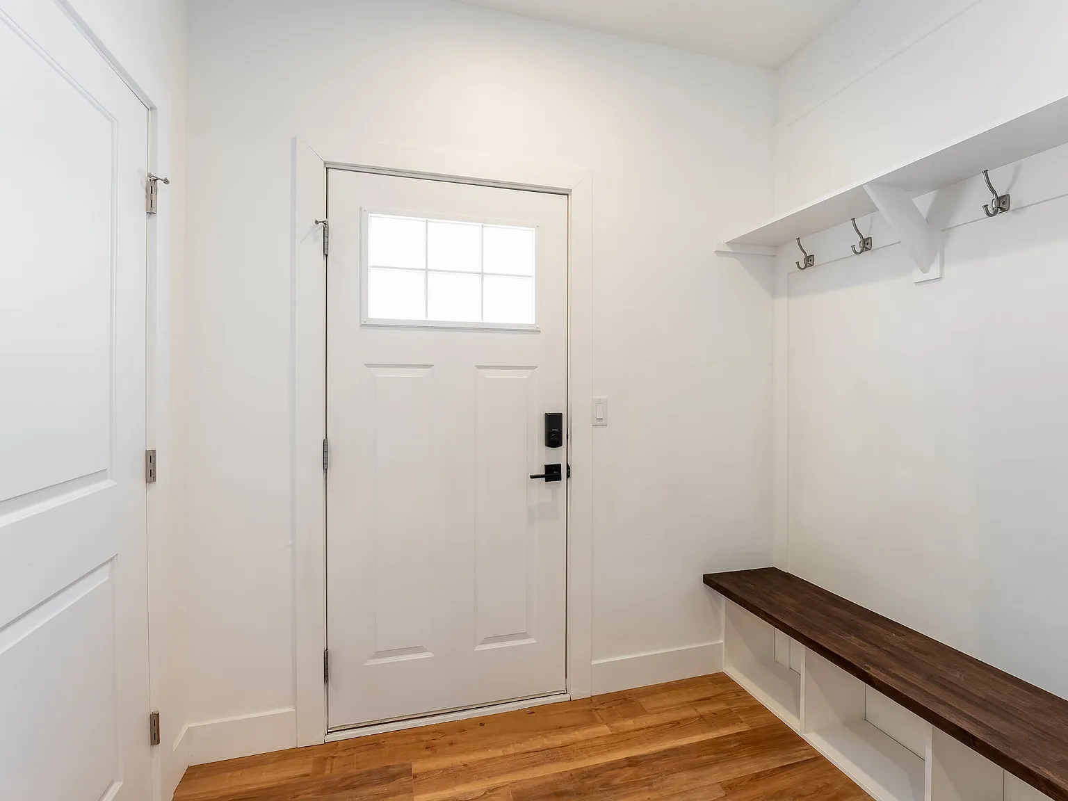 Silver Star Apartments — Photo 4
