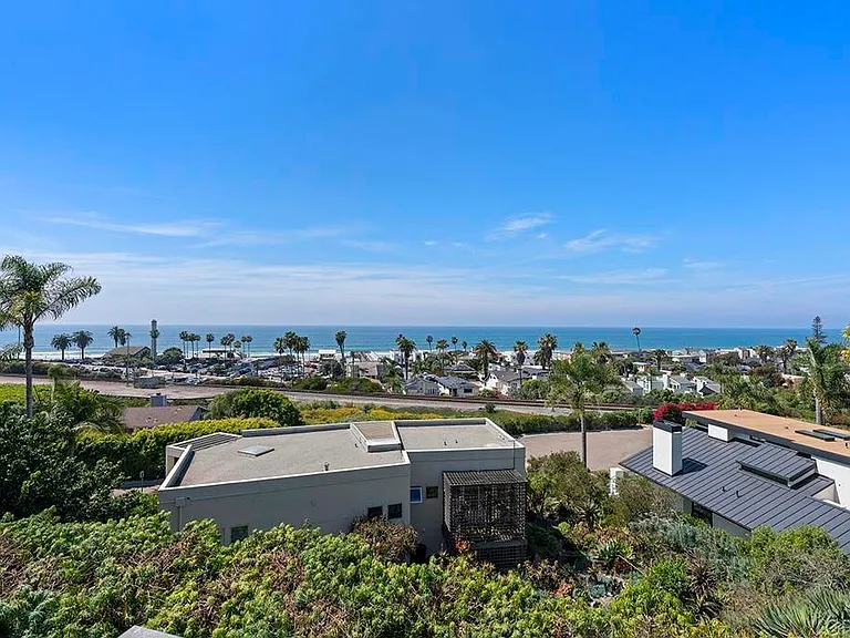 1654 Camino Del Mar #UPPER — Photo 54