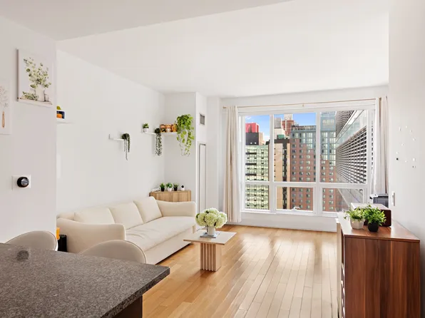 350 West 42nd Street image 1 of 6