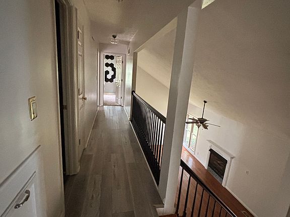 3rd image of 15 Tamarack Ln