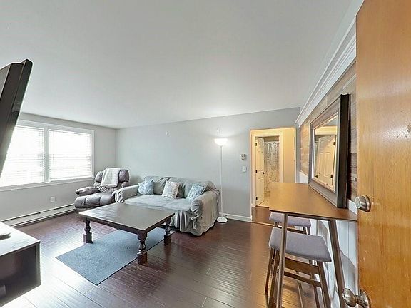 4th image of 45 Hammond St APT 3