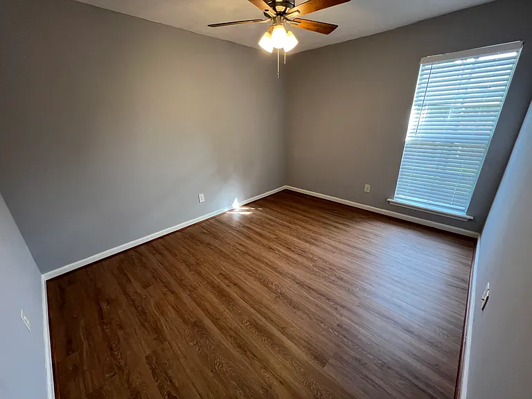 1013 Carlyle Cv — Photo 24