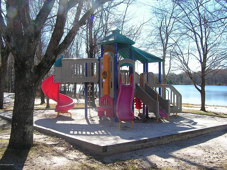267 Brier Crest Rd — Photo 16