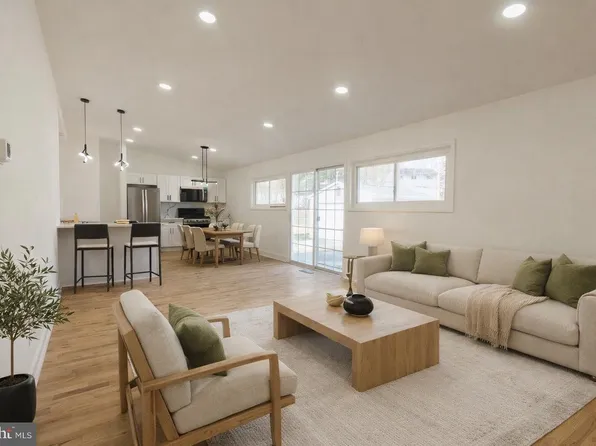 8206 Arrowhead Rd, Baltimore, MD 21208