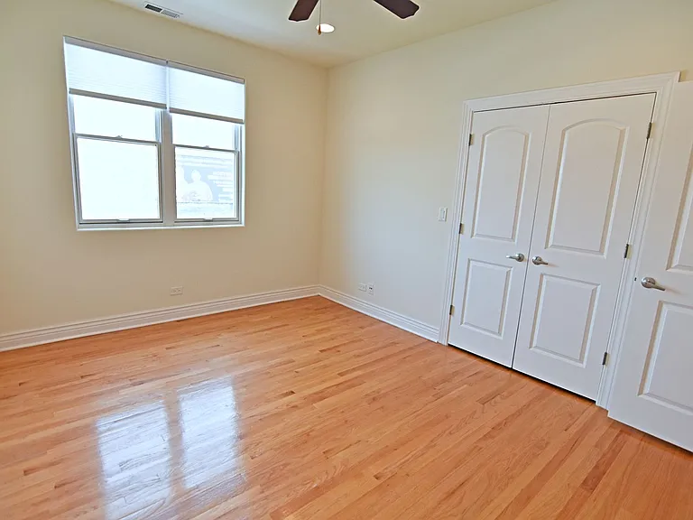 5140 N Clark St — Photo 13