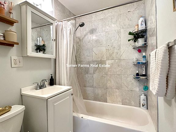 5th image of 914 Dorchester Ave #2C
