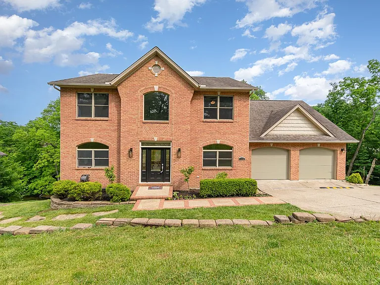 1753 Cove Cir E — Photo 3