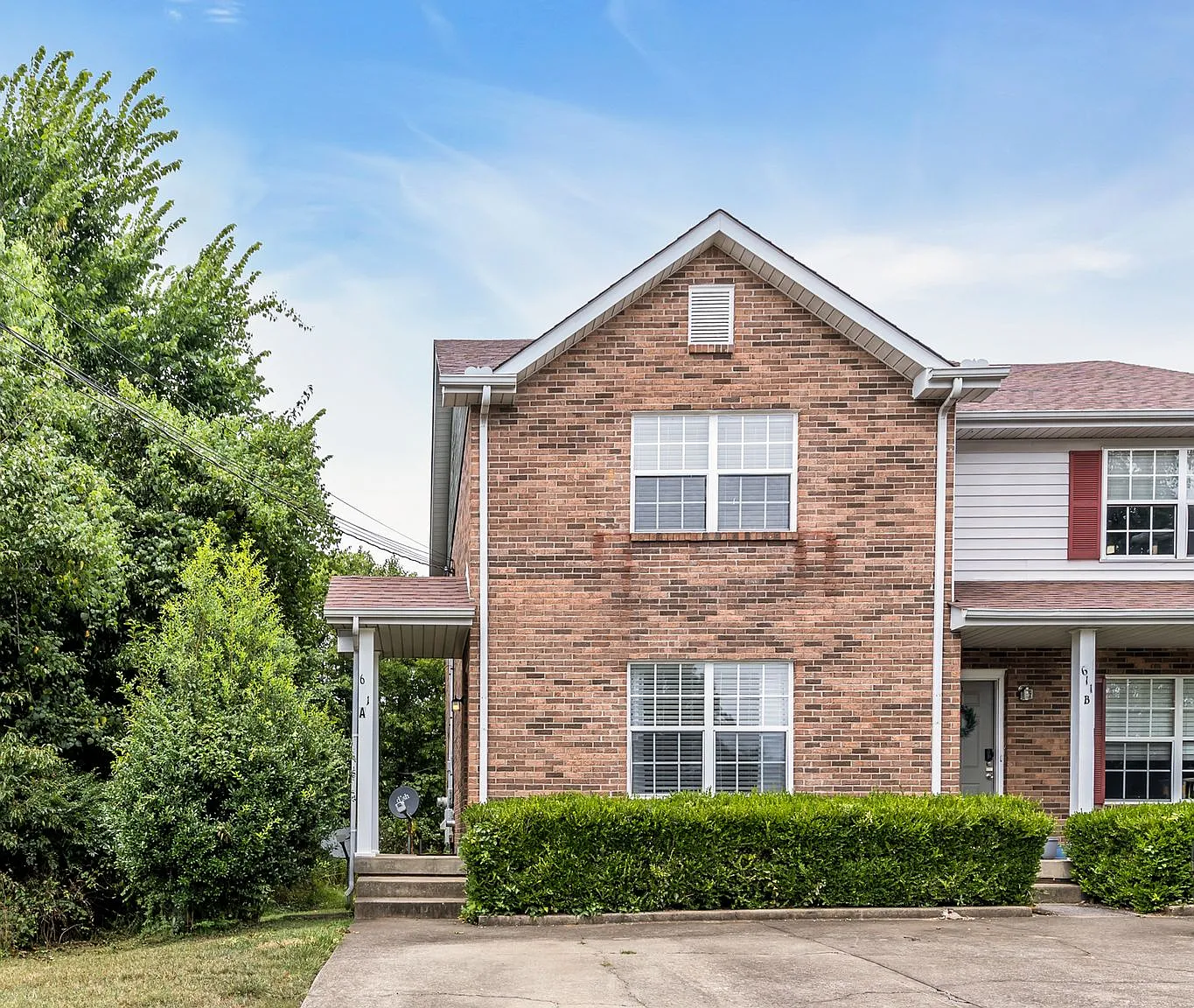 Furnished Turnkey Townhome in Clarksville Month-to-Month Rental — Photo 1