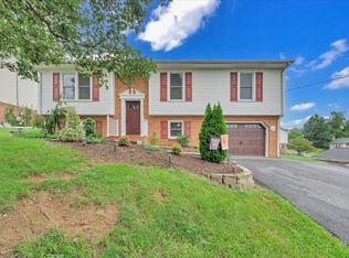 637 Catawba Dr, Salem, VA 24153