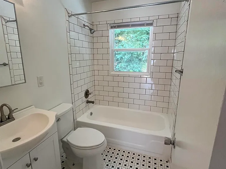 Lupton Flats — Photo 3