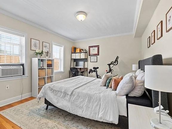 5th image of 27 Commonwealth Ave #44