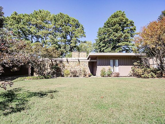 3rd image of 1201 Huntsville Hills Dr SE
