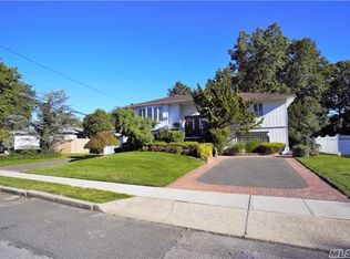 E Fern Dr, Jericho, NY 11753