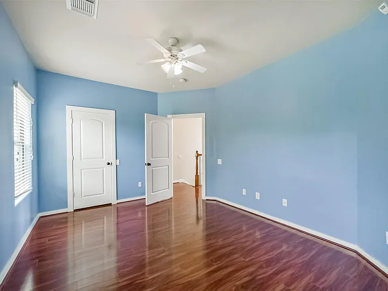 11025 Robin Hood Ct — Photo 37