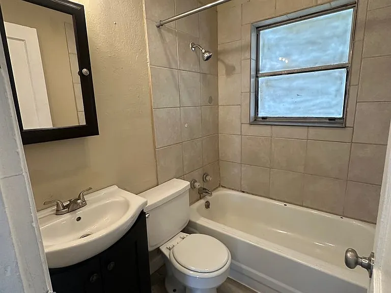 4331 S Polk St — Photo 16