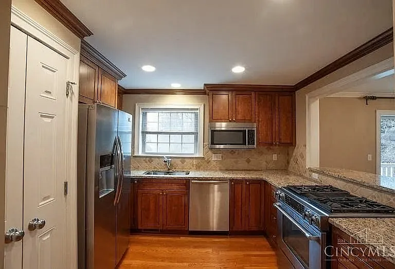 3683 Erie Ave #B — Photo 10