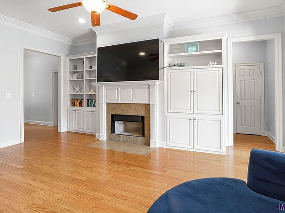 5th image of 18024 Manning Dr