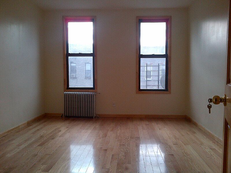 1st image of 133 Wilson Ave #2