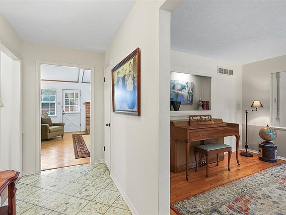 3rd image of 7640 La Avenida Dr