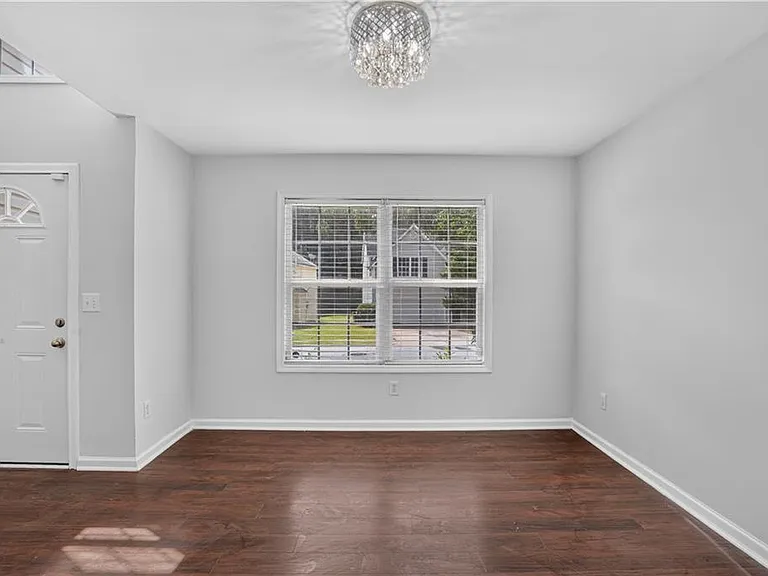 325 Shadowbrooke Cir — Photo 11