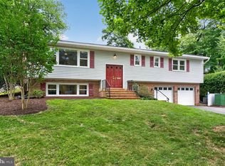 1933 Relda Ct, Falls Church, VA 22043
