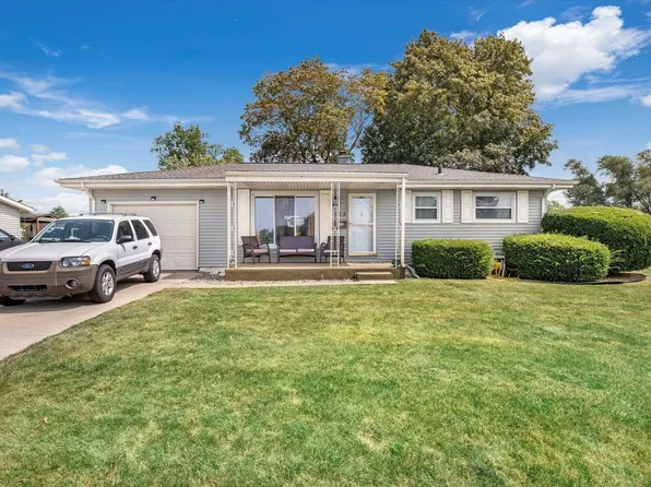 122 S Lombardy Dr, South Bend, IN 46619