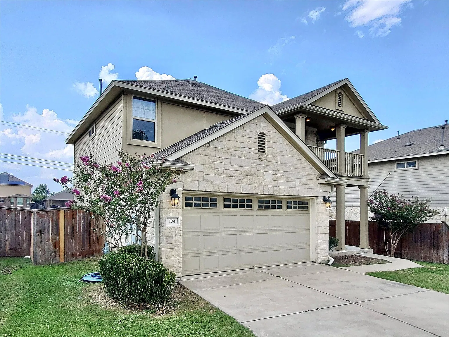 3 bed, 2.5 bath, 2009 sqft, $2,095 — Photo 2