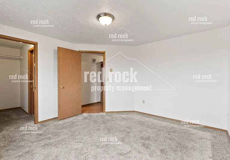 4733 N Sullivan Rd — Photo 11