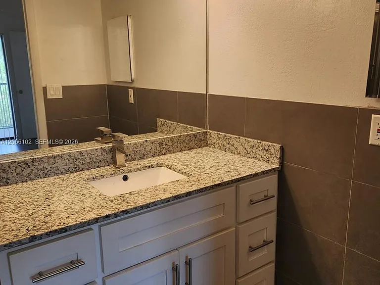 2445 SW 18th Ter #711 — Photo 5