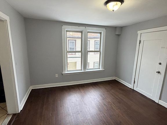 4th image of 51 Washington Ave #B