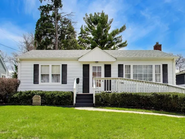 311 Elm St, Glen Ellyn, IL 60137