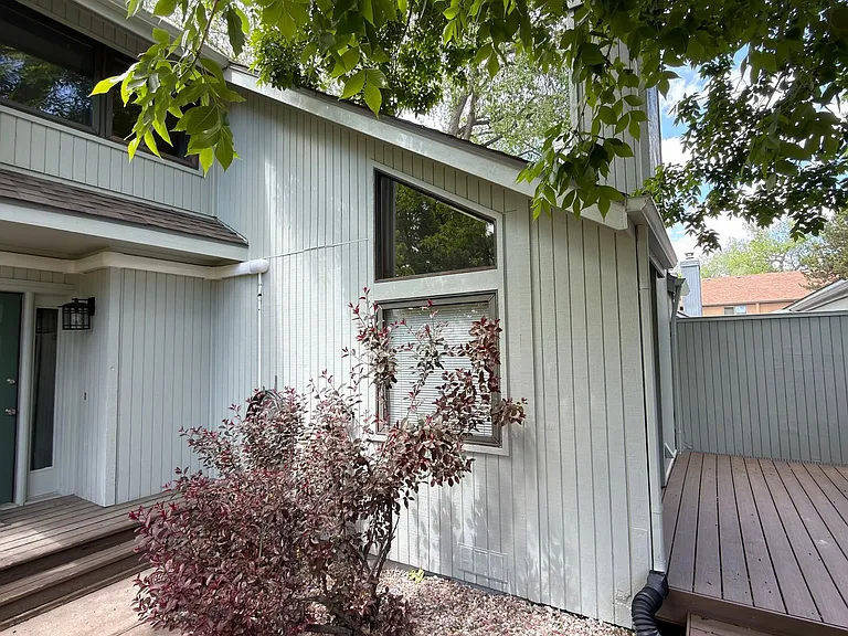 1037 Driftwood Dr — Photo 3